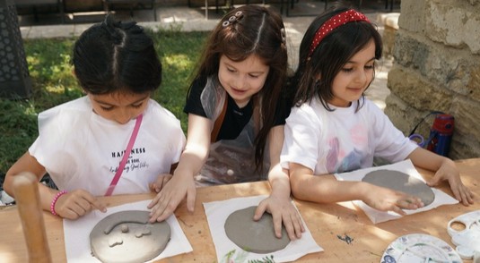 Atelier enfants 9-12 ans puberté changements du corps filles garçons hygiène corps adolescence